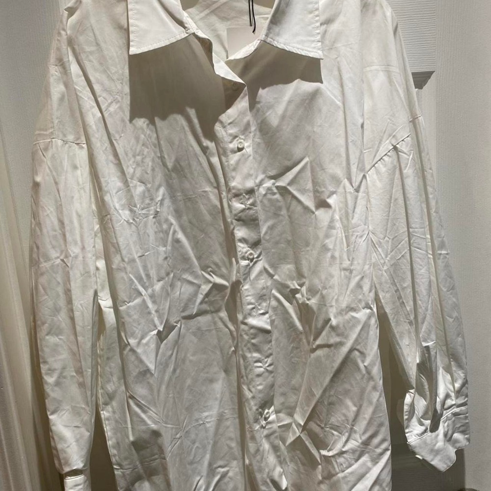 Kosmios white button up shirt Size M